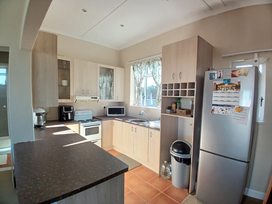 To Let 1 Bedroom Property for Rent in Summerstrand Eastern Cape